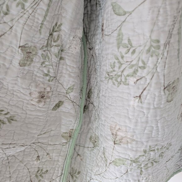 Handmade Floral Quilted Liner Jacket - Medium/Large - Picture 4 of 7